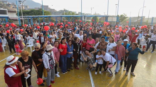 Seguimos rindiendo homenaje a todas las madres del distrito con emotivas celebraciones en diversos sectores, llevando reconocimiento a quienes nos inspiran cada día. 💐👩‍👧‍👦💖
