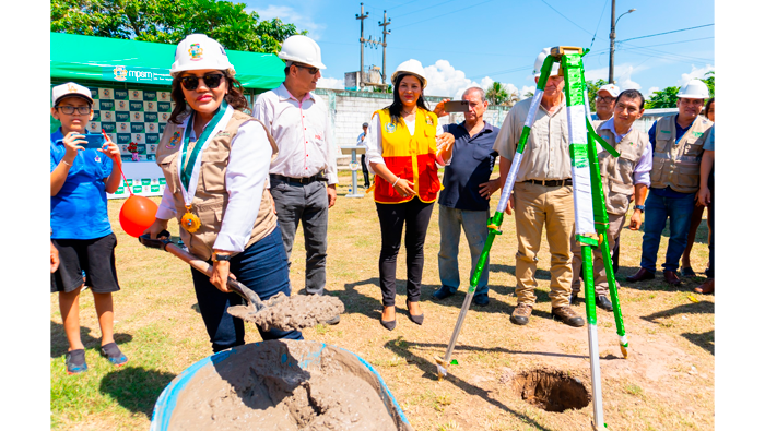 Gestión municipal coloca primera piedra para la construcción de parque.