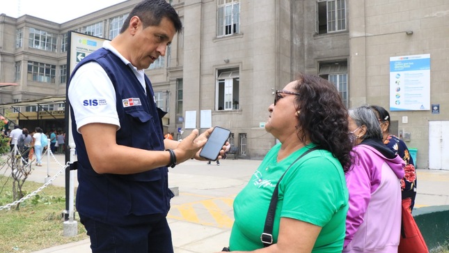Minsa: SIS fortalece orientación a sus asegurados en hospitales de todo el país