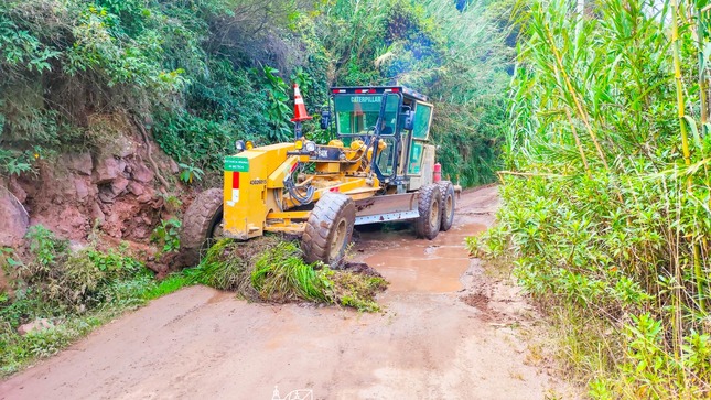 🌄🚜¡A Paso Firme! Continuamos Con El Mantenimiento Masivo De 3.8 Km De Caminos Rurales En Quitasol – Imponeda. 🚧