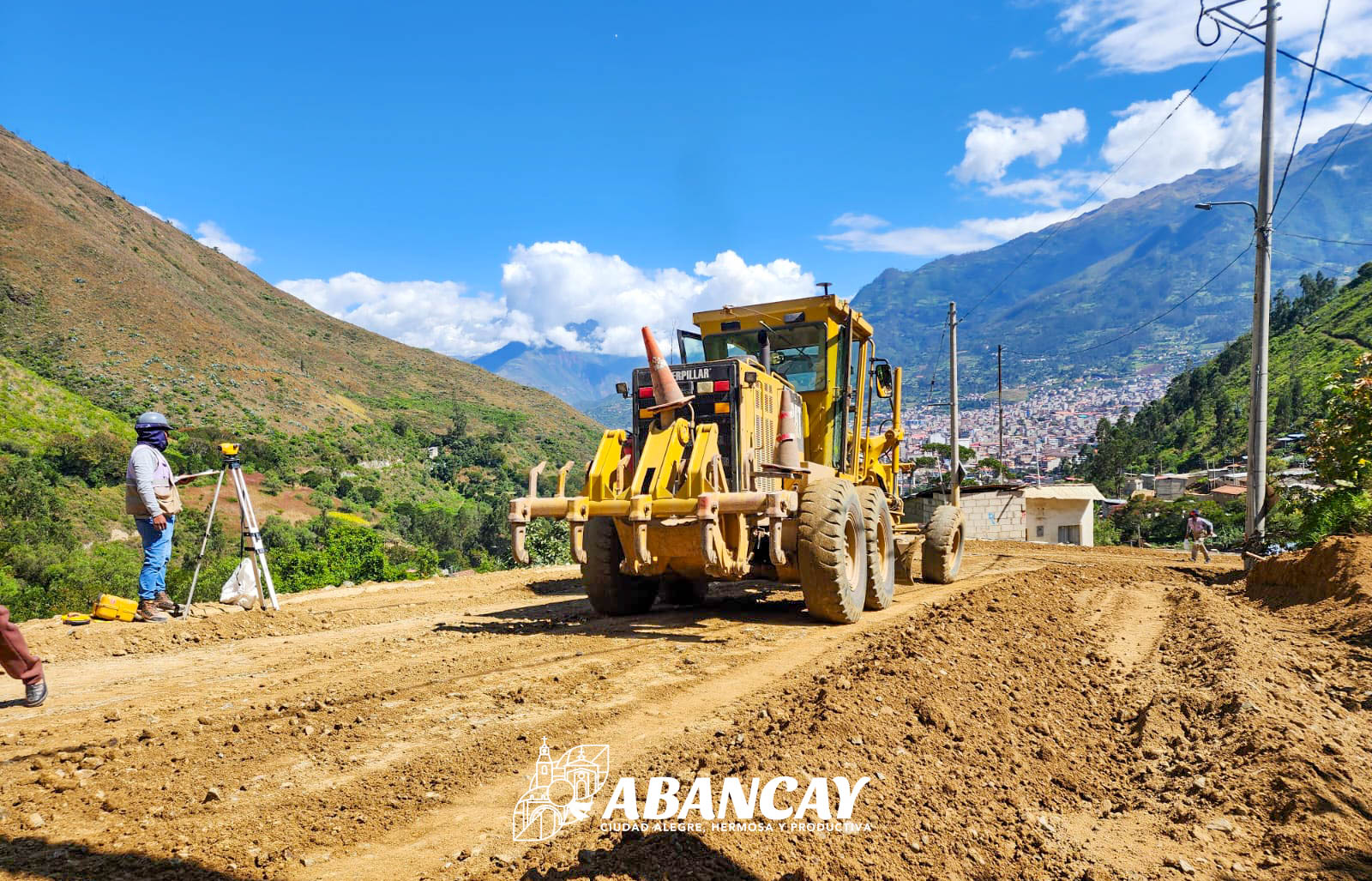 👷♂️🚧 Alcalde De Abancay Supervisa Importante Obra Vial En Aymas Que Transformará La Conectividad En Sectores Estratégicos De La Ciudad.
