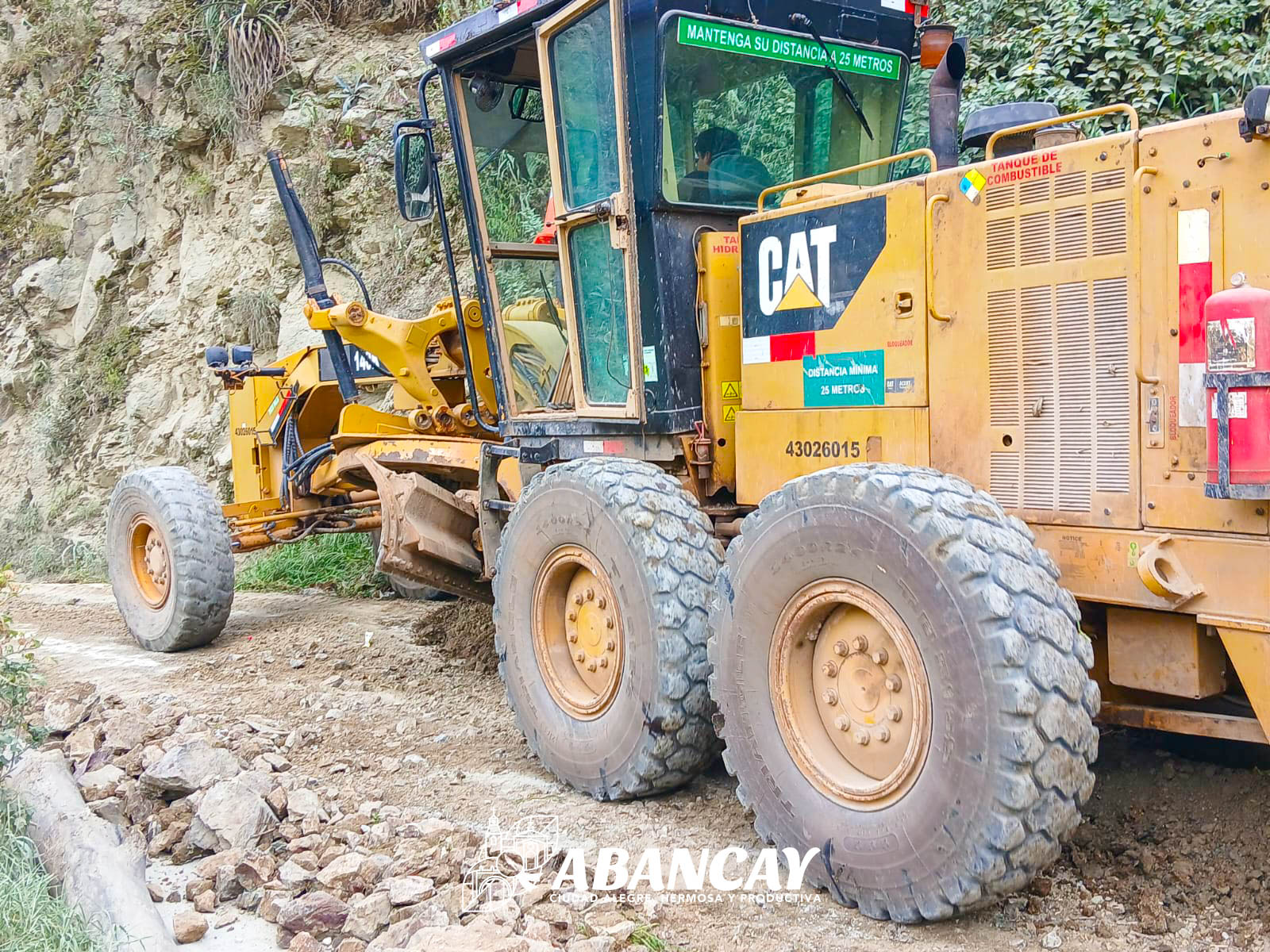 🚜 👷♂️¡Caminos Que Unen! Mpa Ejecuta Trabajos En 7.9 Kilómetros De Vías Rurales Entre Casinchihua, Mishca Y Pichirhua. 🚧🌄