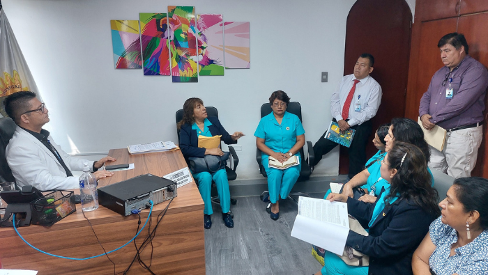 21-04 REUNIÓN CON EL SINDICATO DE ENFERMERAS (2)
