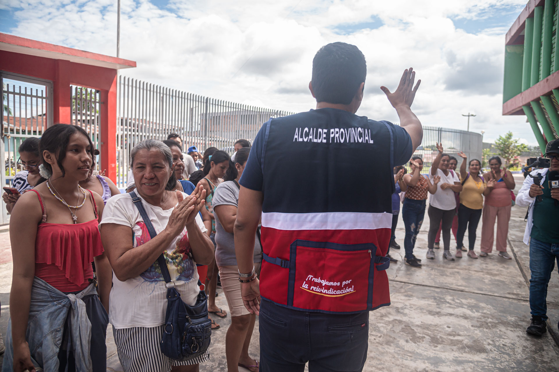 entregamos ayuda humanitaria a más de 100 familias afectadas por las intensas lluvias