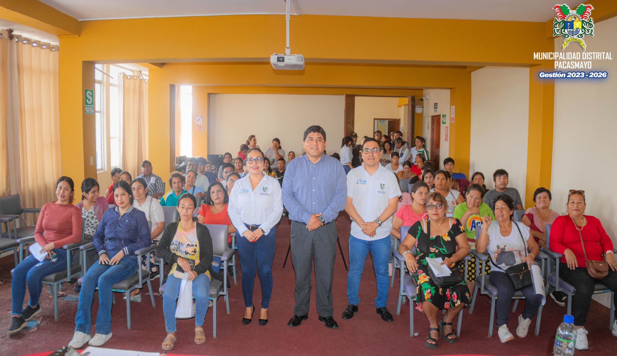 charla informativa LLAMKASUN PERU