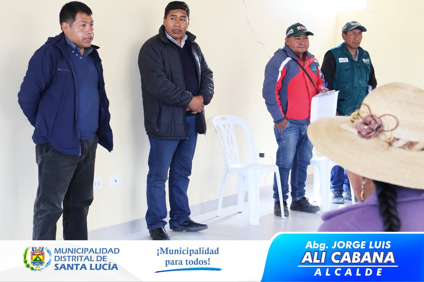 Santa Lucia Logra mas Cobertizos para la Crianza de Alpacas