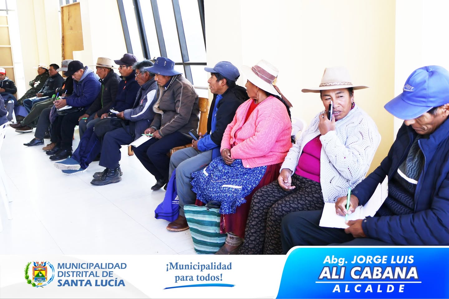 Santa Lucia Logra mas Cobertizos para la Crianza de Alpacas