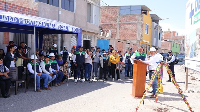 Con la presencia de autoridades locales y vecinos del sector, se dio inicio a la obra “Creación del Servicio de Protección y Prevención de Riesgos de la calle 9 de octubre del comité 11 de la Junta Vecinal San Francisco Zona III, en el Centro Poblado de San Francisco”, una intervención largamente esperada que busca reducir la vulnerabilidad de la población asentada en zonas accidentadas.