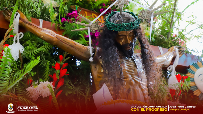 Vía crucis tradicional y procesión del “Señor Crucificado”
