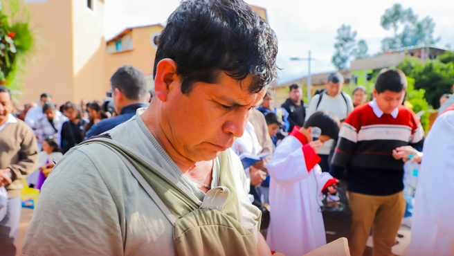 Vía crucis tradicional y procesión del “Señor Crucificado”