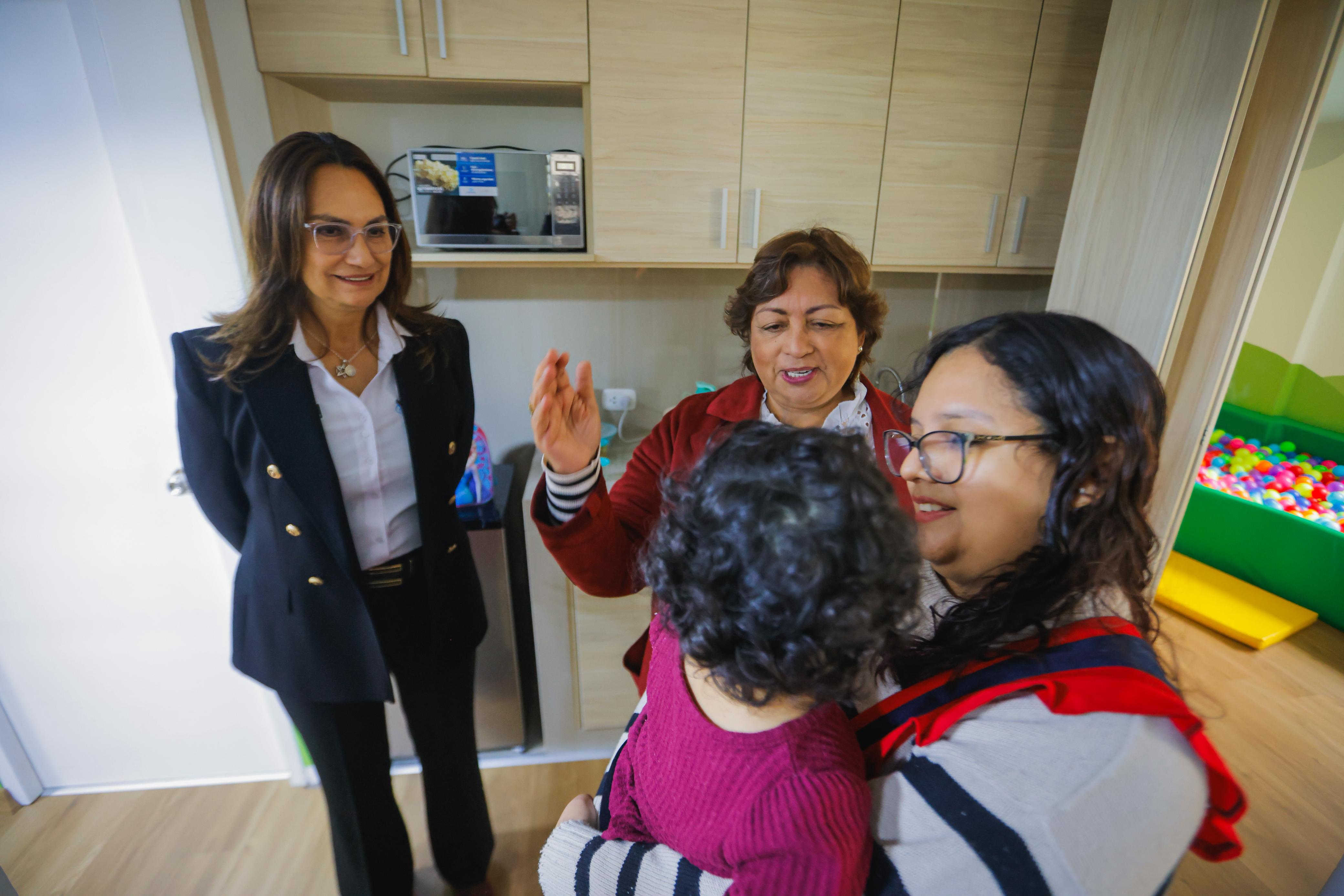 La titular del MIMP destaca fuerza del voluntariado en el compromiso ciudadano con la construcción de un país más humano