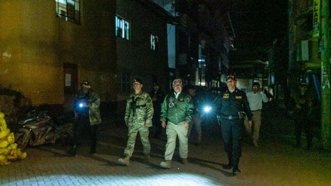 Ministro de Defensa supervisa despliegue de fuerzas del orden durante toque de queda en Pataz