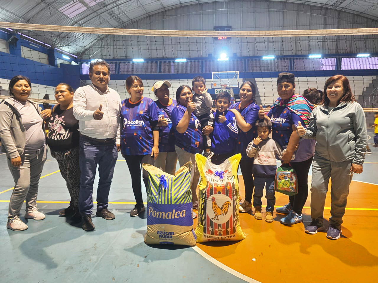 Madres pocollaínas participaron en clausura de campeonato deportivo