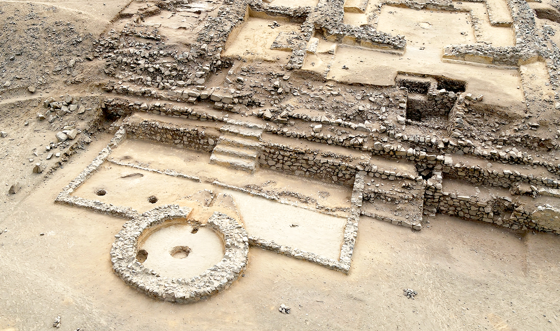 altar del fuego y antesala rectangular de era de pando