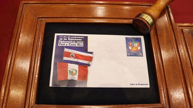 El sobre de presentación en conmemoración de los 173 años del establecimiento de las Relaciones Diplomáticas entre Perú y Costa Rica presenta un diseño especial de las banderas de ambos países.El matasello conmemorativo estará disponible por un periodo de 30 días calendario en la Administración Postal Lima de Serpost.