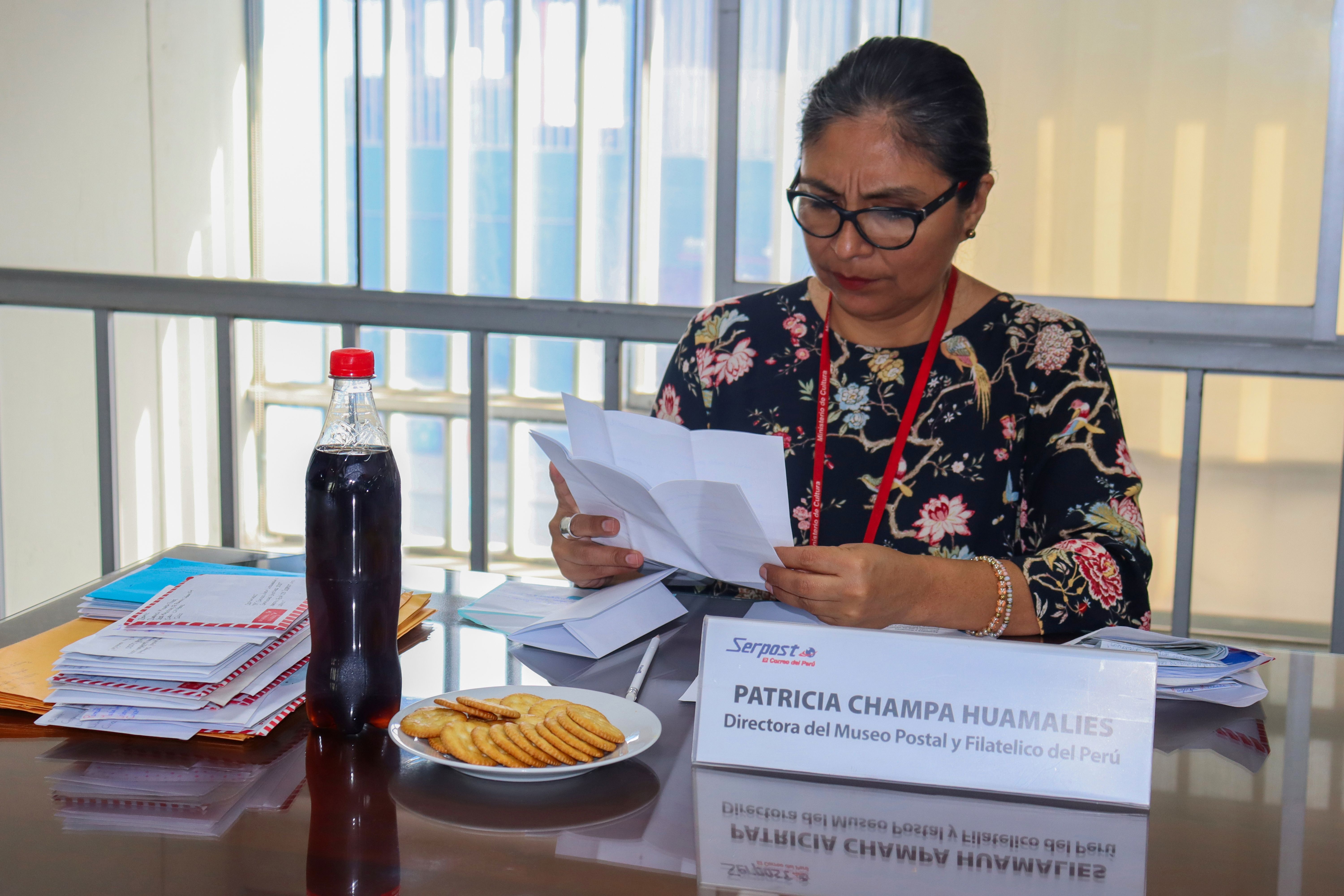 La Directora del Museo Postal y Filatélico del Perú, Sra. Patricia Champa Huamalies, participó como jurado en la evaluación del 54° Concurso Internacional de Composición Epistolar 2025. Su labor fue crucial en la selección de la carta que representará al Perú en la UPU.