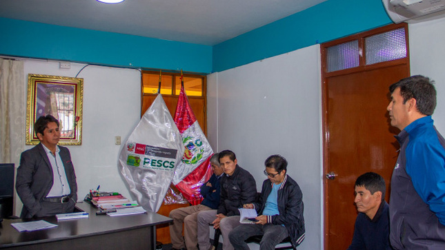 Director ejecutivo del PESCS, alcalde y equipo técnico del distrito Acocro