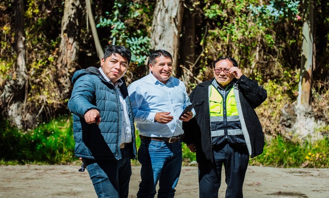 AUTORIDADES DE SAN JERÓNIMO Y EQUIPO TÉCNICO VERIFICAN EN CAMPO AVANCES DEL PROYECTO DE BICAPA