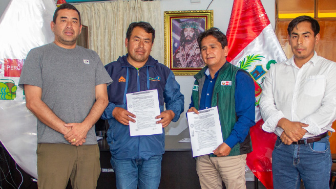 Representantes de PESCS y Municipalidad Distrital de San Miguel de Chaccrampa