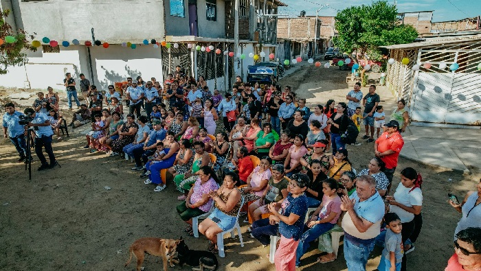 Vecinos de A.H. Los Algarrobos