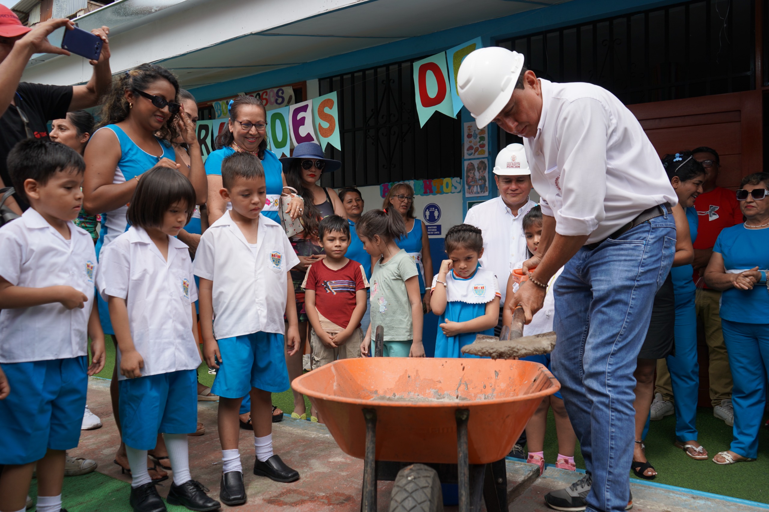 Con una inversión de S/ 307,443.26 y un plazo de ejecución de 60 días calendario, el proyecto busca mejorar las condiciones deportivas de la institución en beneficio de sus estudiantes.
