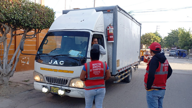 22 vehículos informales fueron sancionados en operativos en Sullana