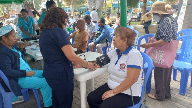 Campaña de salud preventiva benefició a más de 150 adultos mayores en el Día Internacional de la Hipertensión 