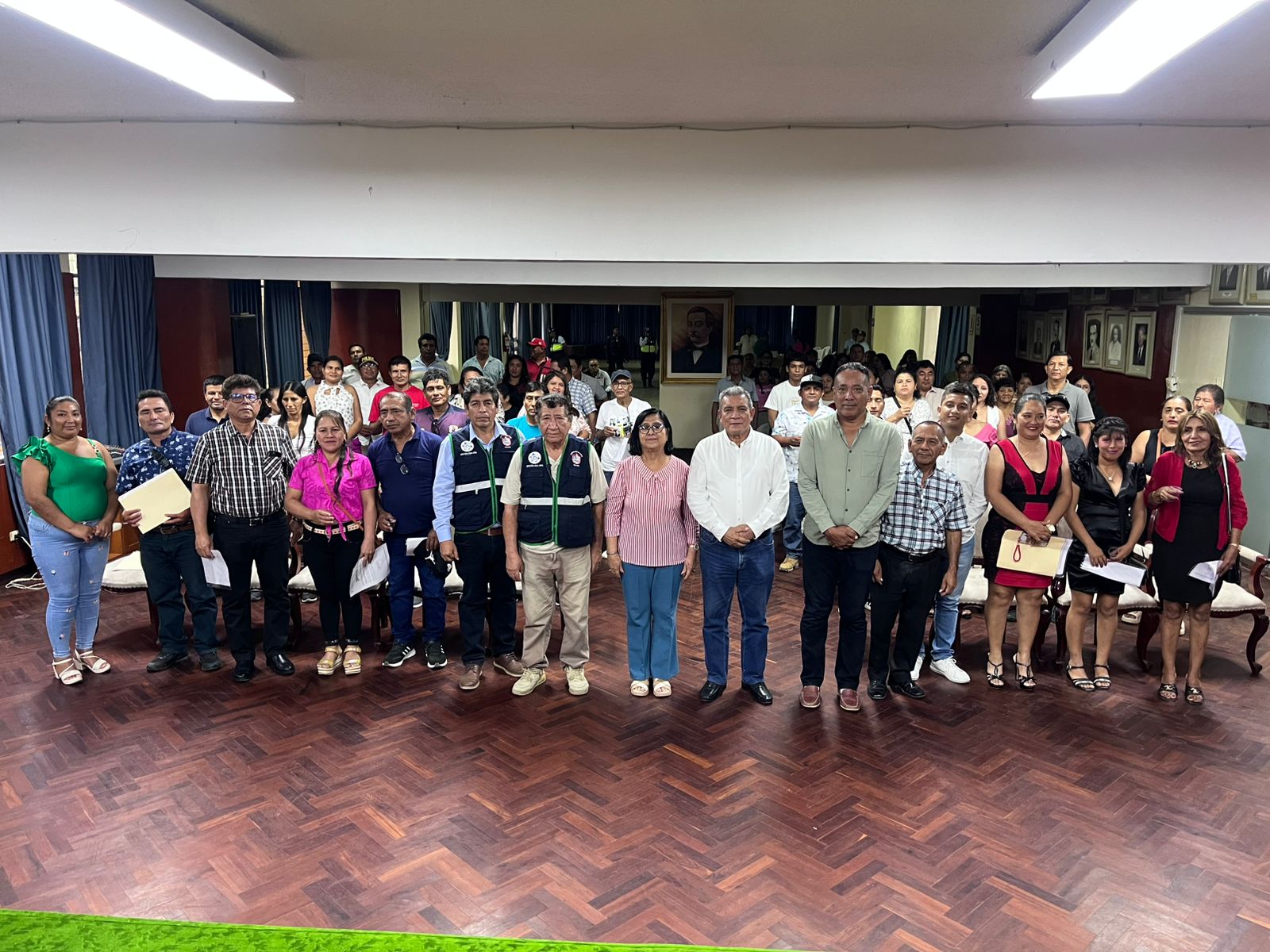 Alcalde Marlem Mogollón juramenta a juntas vecinales y comités de gestión en Sullana