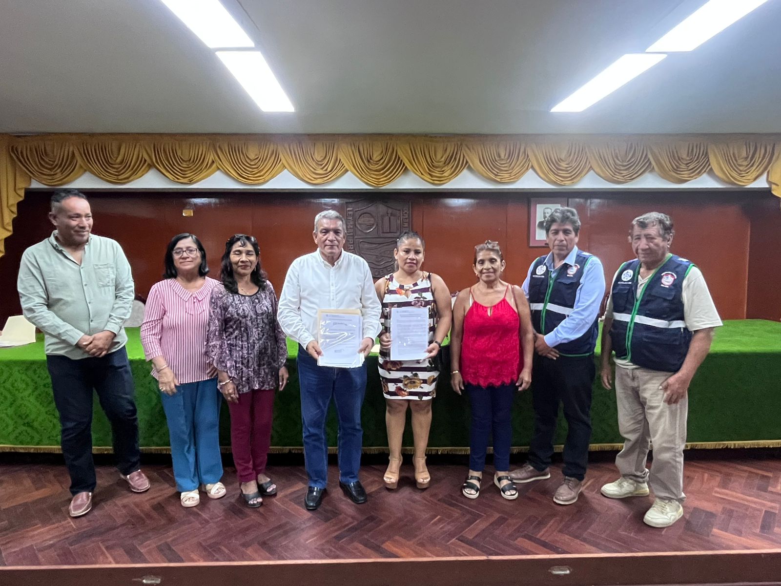 Alcalde Marlem Mogollón juramenta a juntas vecinales y comités de gestión en Sullana