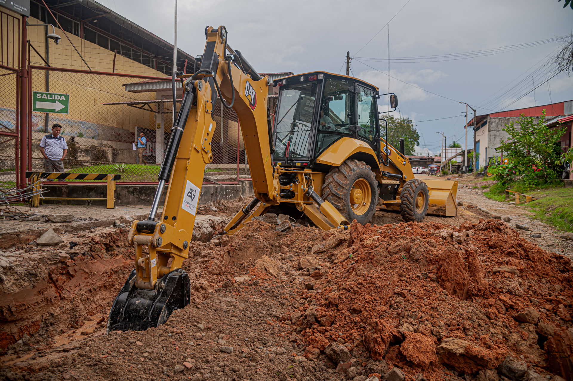 Inicio a los trabajos del asfaltado de las cuadras 08 y 09 de la calle Tacna