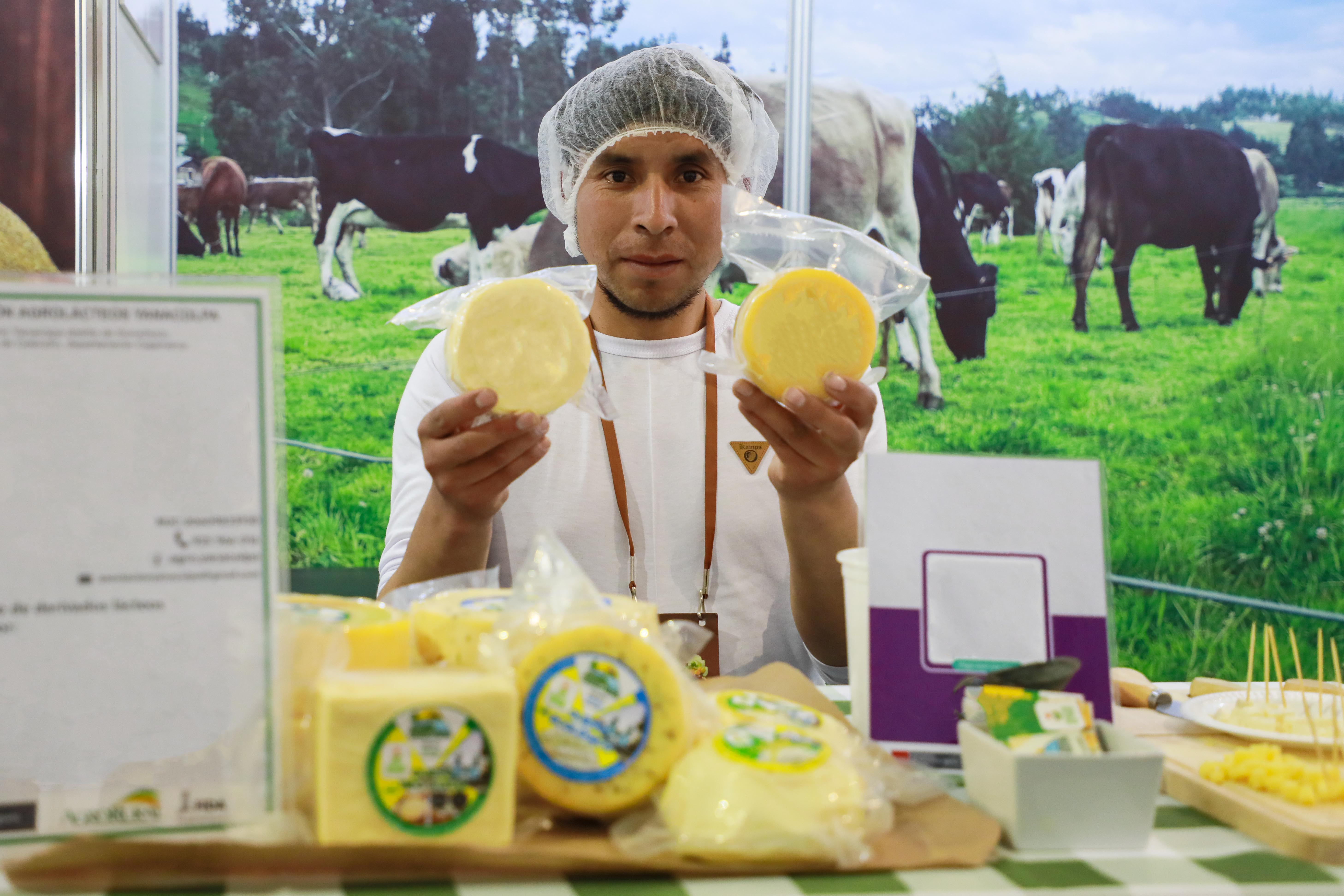 Inacal fortalece la calidad y seguridad del queso en el Perú con 10 Normas Técnicas