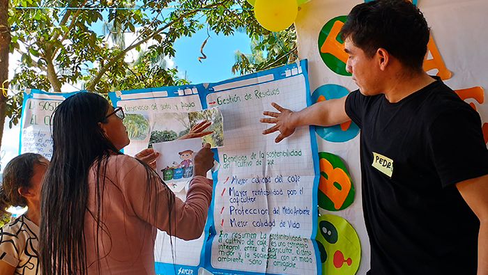 AMAZONAS ESCUELA