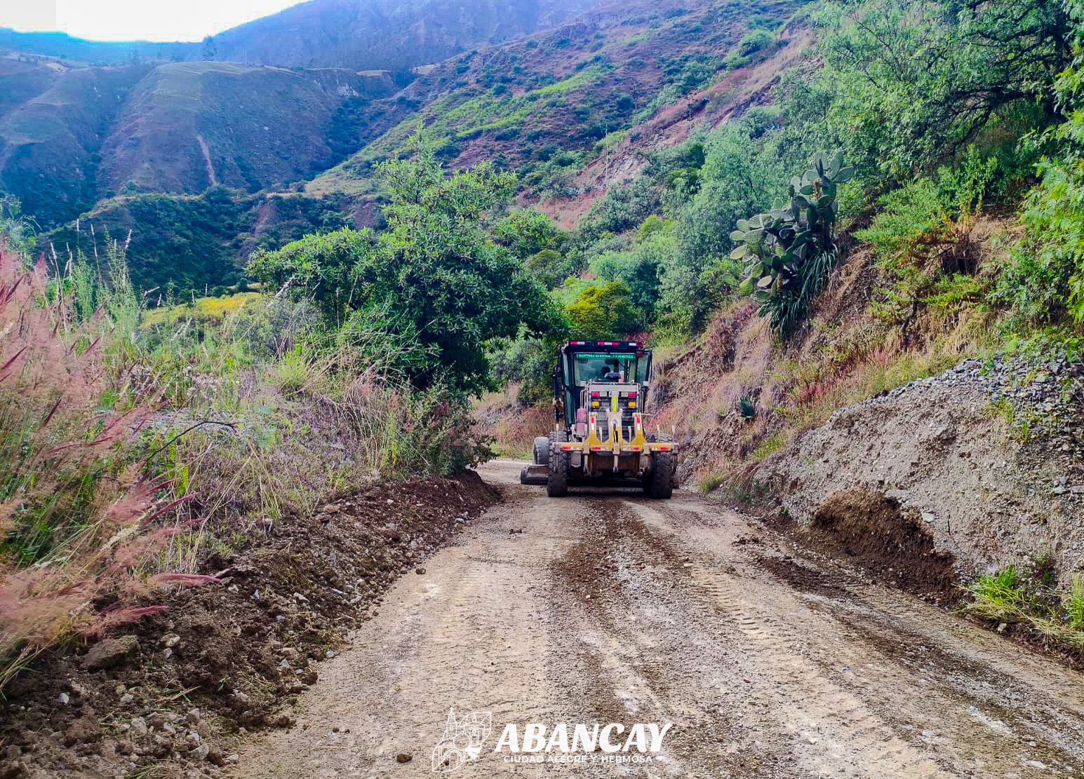 📢🚧¡No Nos Detenemos! Mpa Ejecuta Trabajos En 12 Kilómetros De Vías Rurales Entre Yaca - Ocobamba - Soccos - Lucmayoc - Circa.