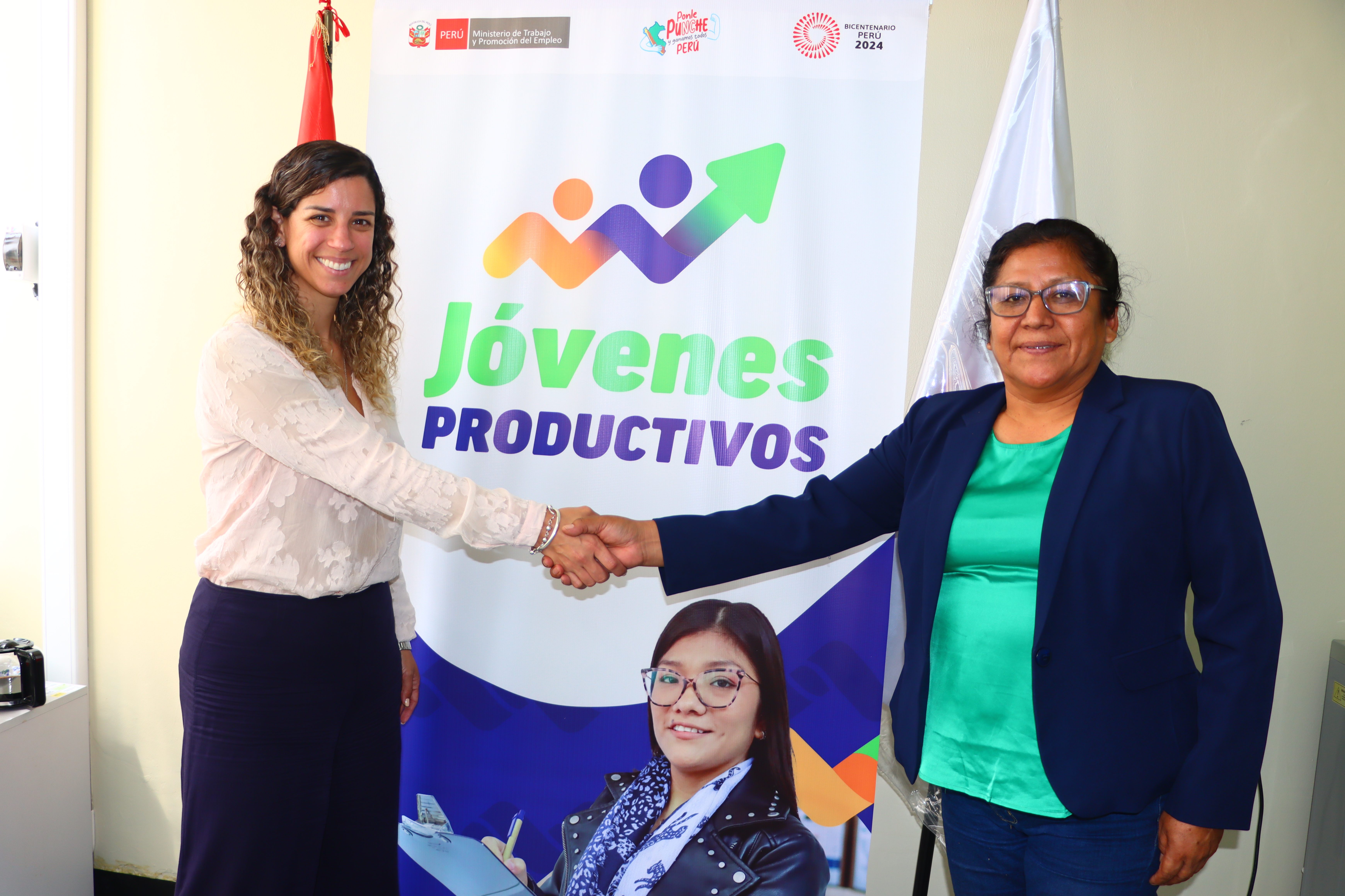 Jóvenes Productivos con alcaldesa de Nuevo Imperial