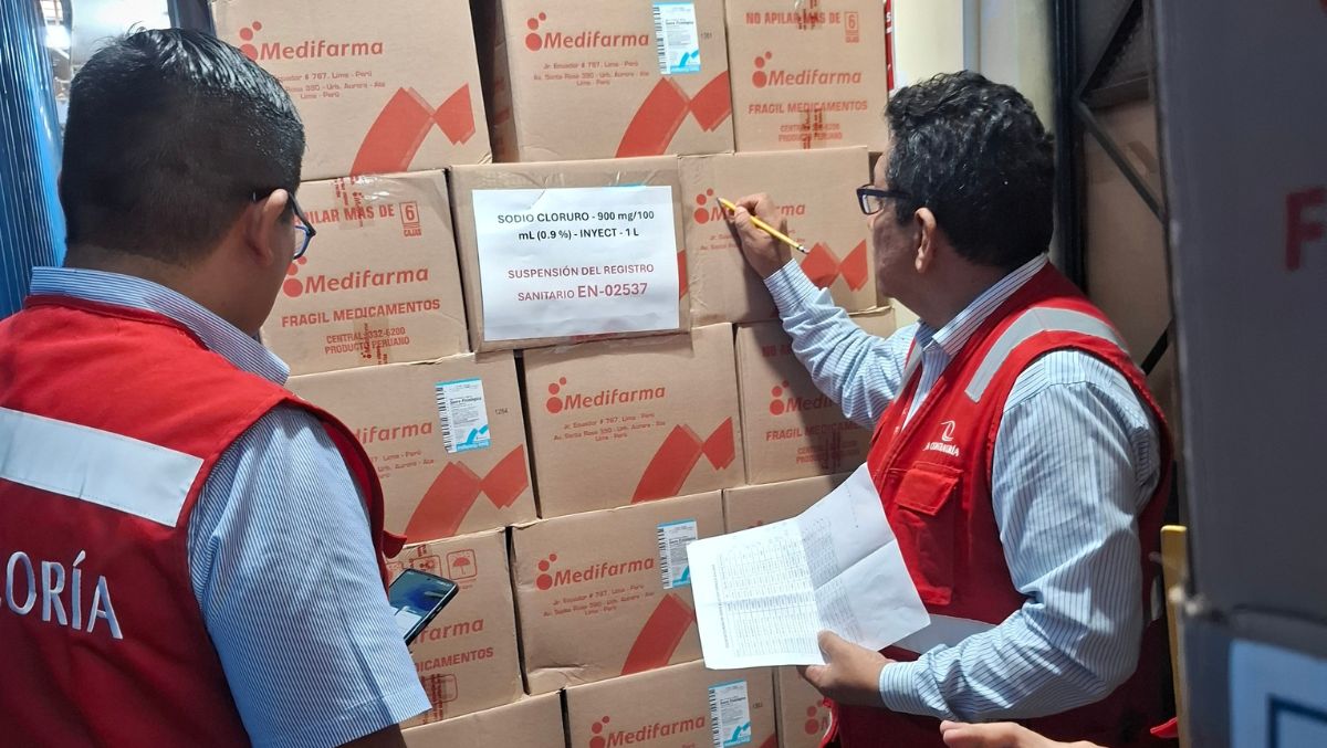 Piura. - La Contraloría General de la República advirtió a la Dirección Subregional de Salud Luciano Castillo Colonna (unidad ejecutora del Gobierno Regional de Piura) sobre las inadecuadas condiciones de almacenamiento del suero fisiológico elaborado por un laboratorio nacional en investigación, inmovilizado por el Ministerio de Salud, así como diferencias en el inventario de dicha solución, lo cual pone en riesgo la conservación, calidad, gestión y hasta un posible deterioro o pérdida del mismo.