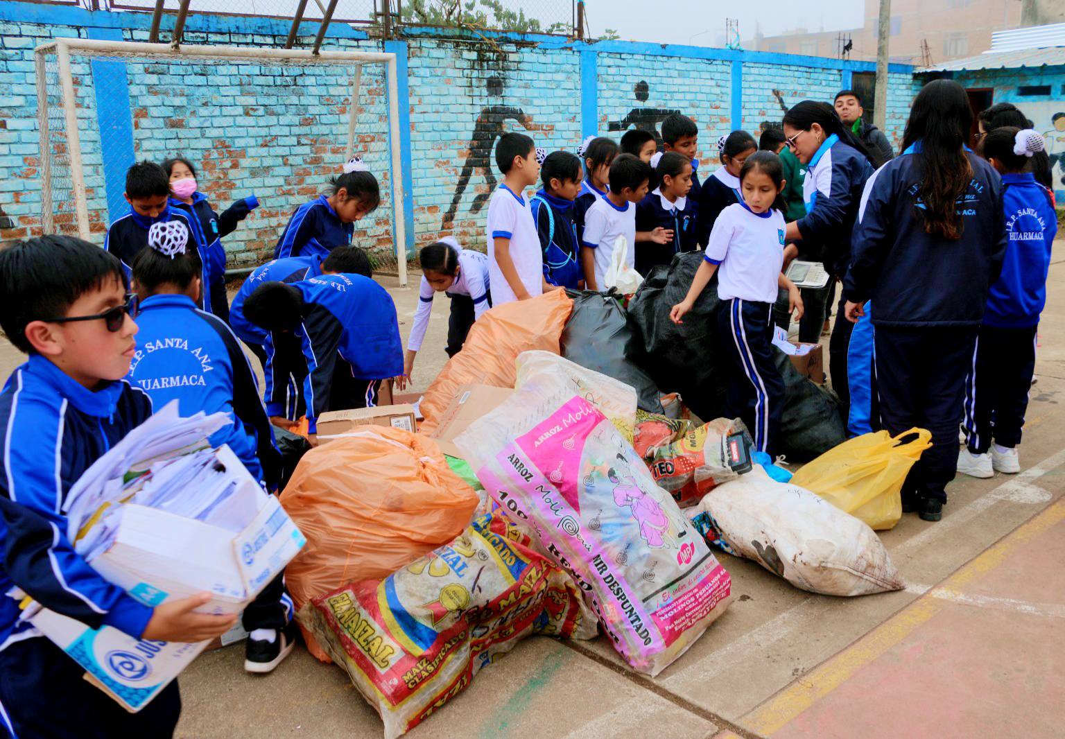 ¡Reciclatón en la I.E. Santa Ana!