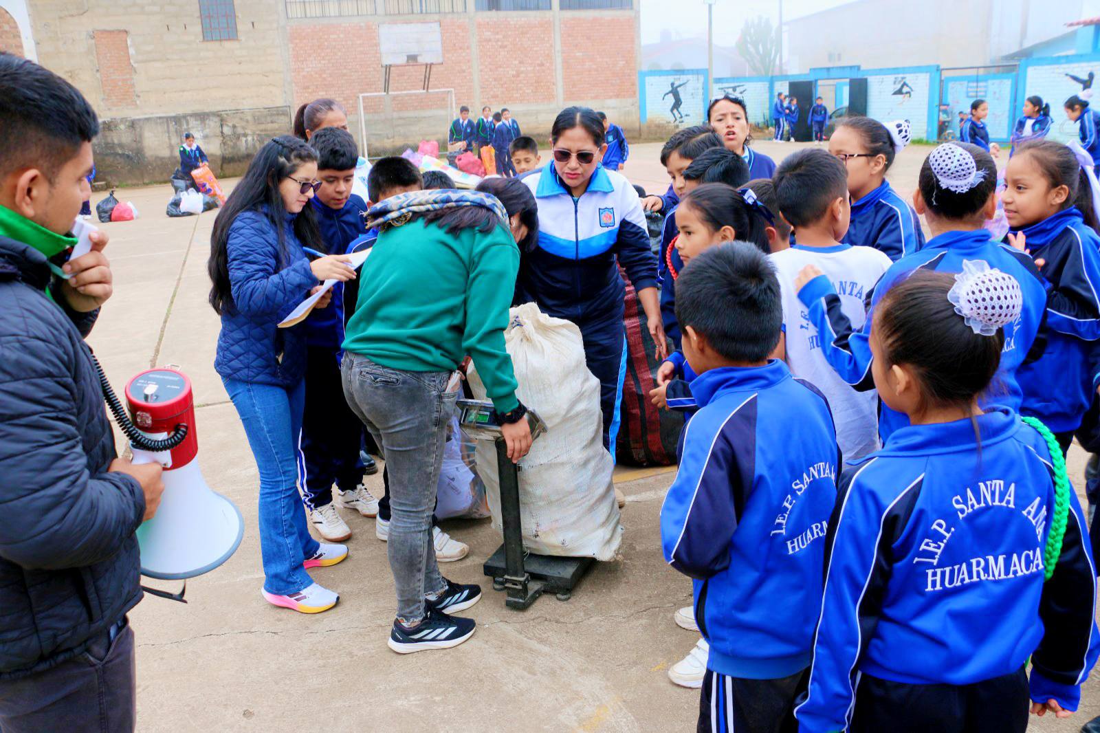 ¡Reciclatón en la I.E. Santa Ana!