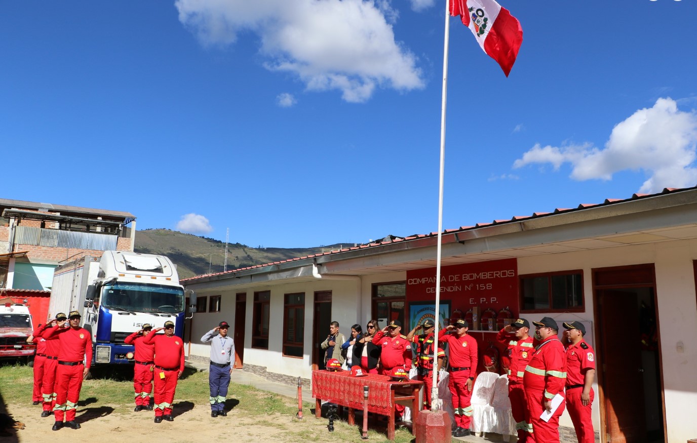 Se llevaron a cabo reuniones con autoridades locales con el propósito de optimizar la coordinación en situaciones de emergencia y fortalecer el respaldo logístico a los bomberos voluntarios.
