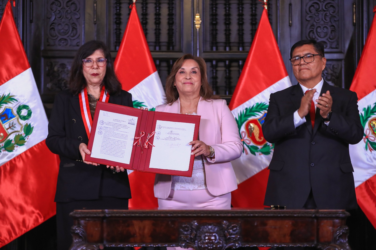 Presidenta Boluarte promulga ley que crea sistema de justicia especializado en flagrancia delictiva.