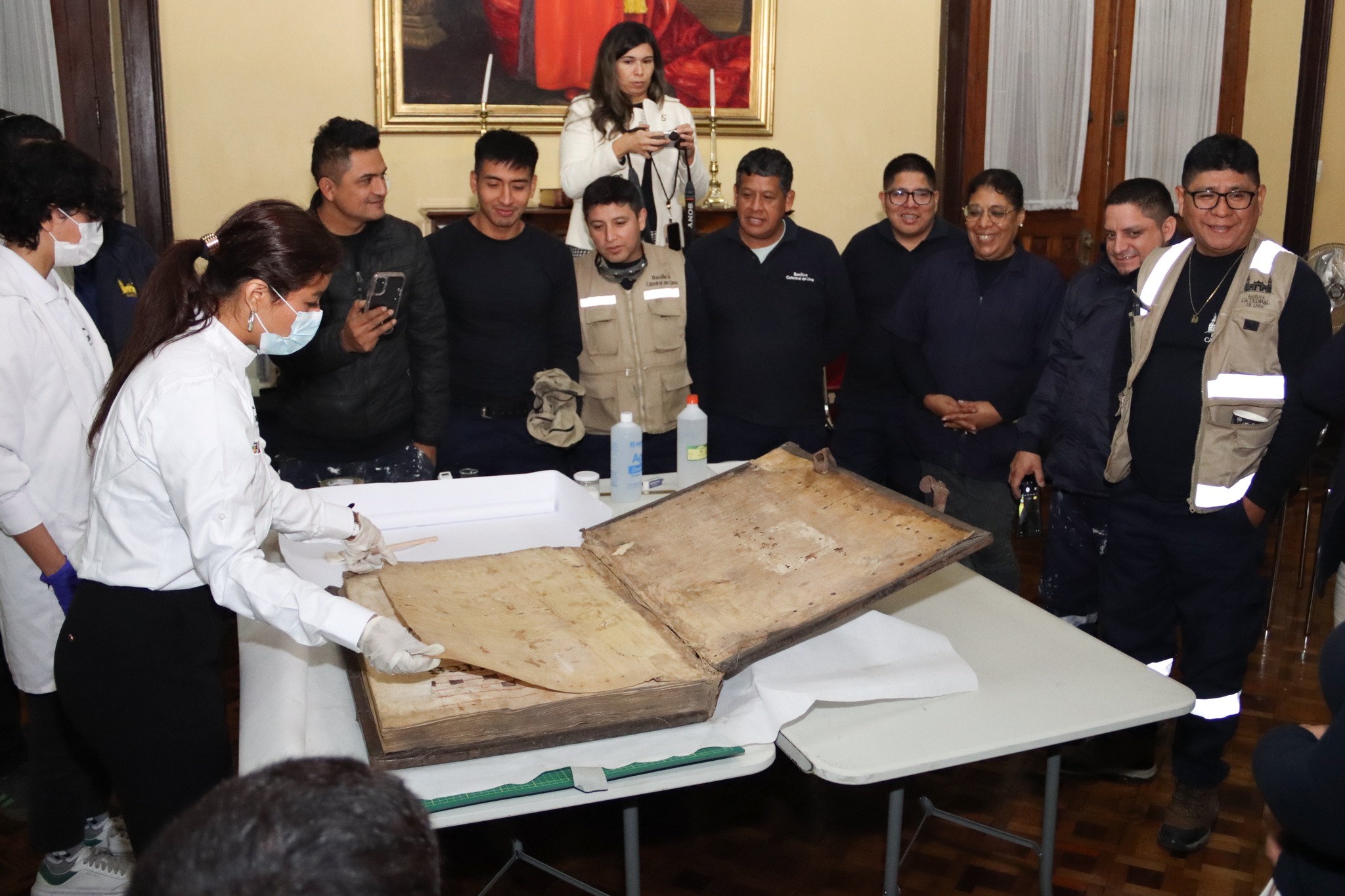 Imagen de funcionarios de cabildo recibiendo capacitación