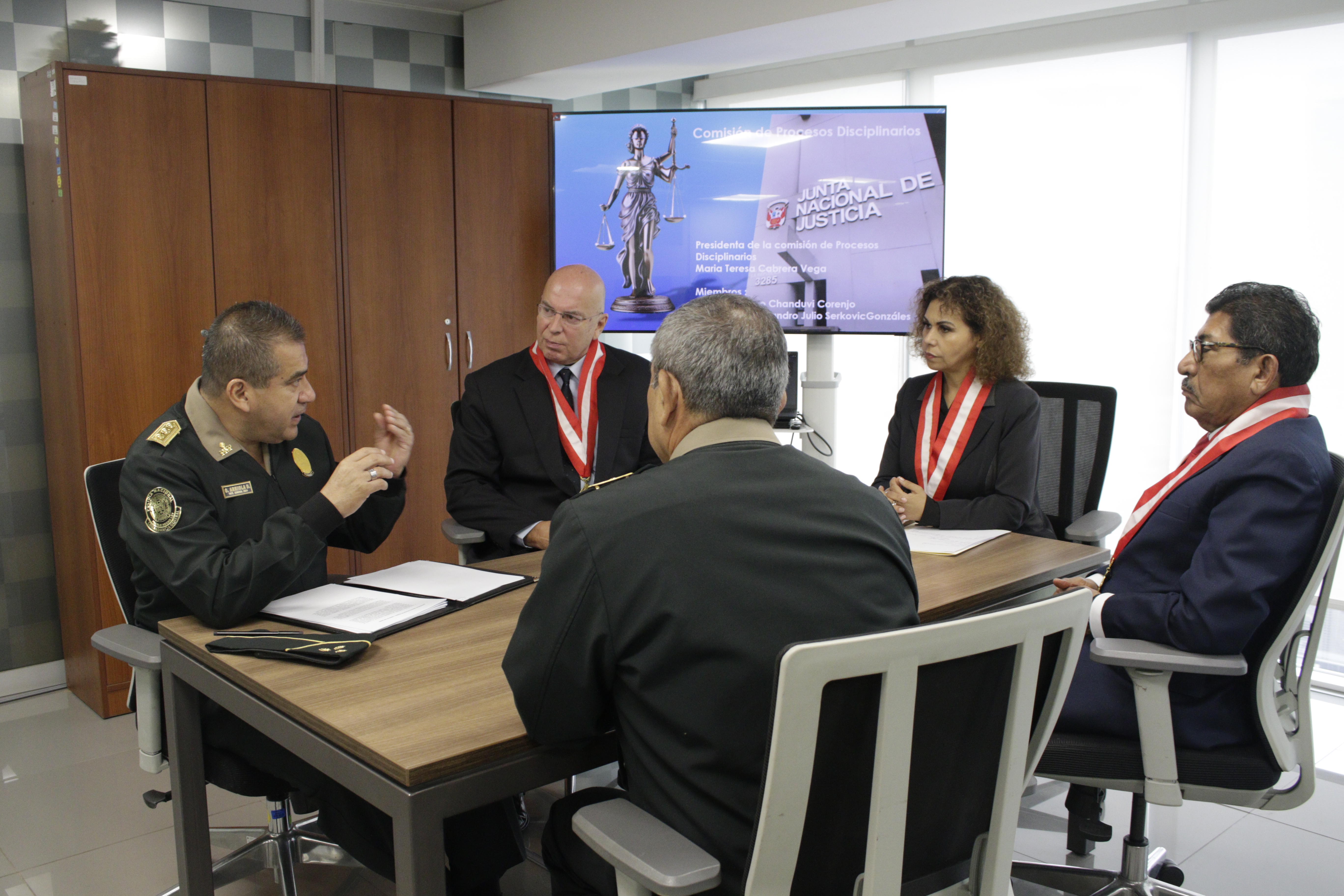 JNJ se reunió con altos mandos de la PNP por operativos contra el crimen organizado
