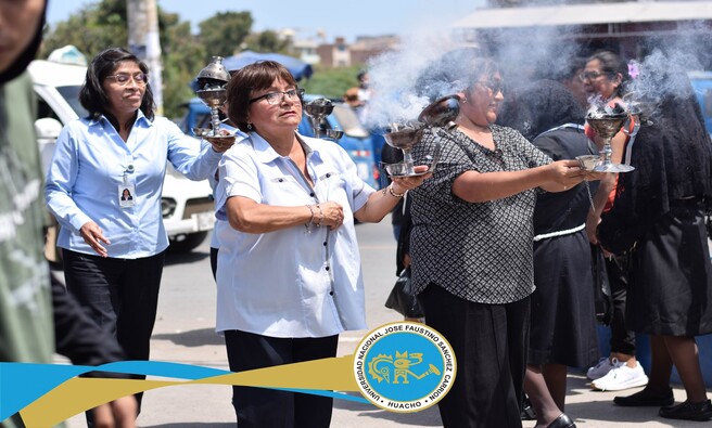 La Cuadrilla de Cargadores y Sahumadores de la UNJFSC se unió, con profundo respeto y fervor, al homenaje en honor a la Virgen de los Dolores.