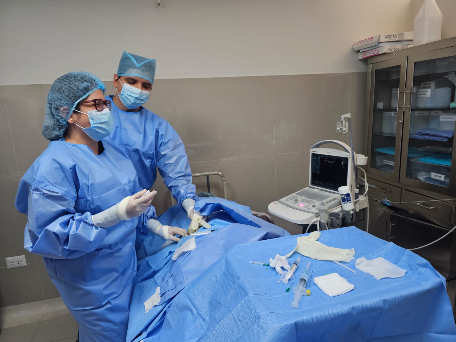 Hospital Nacional Dos de Mayo realiza primera biopsia renal en niña de 7 años con síndrome nefrótico cortico-resistente