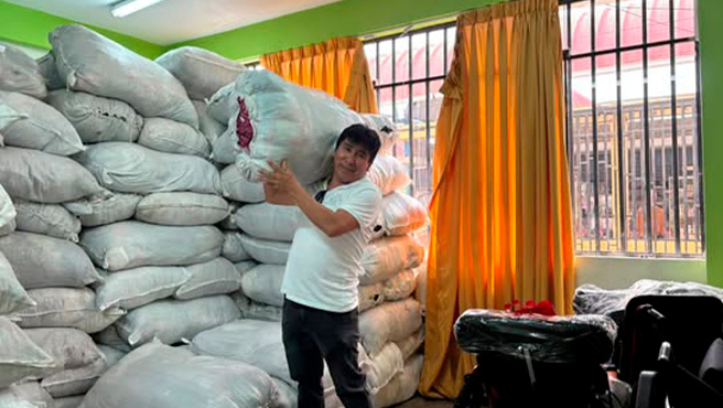 Municipalidad de Huarmey realizó la entrega de donación de 100 sacos de ropa al distrito de Malvas