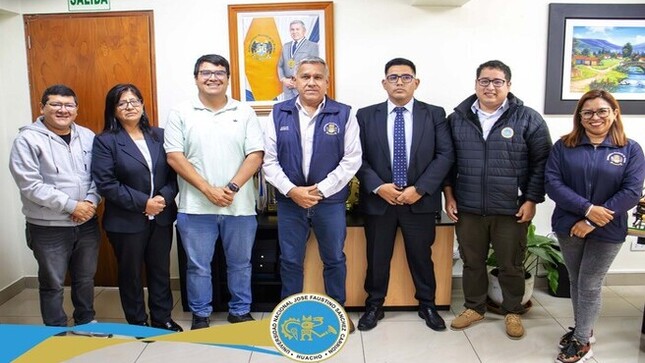 Se llevó a cabo una importante reunión en el Palacio Municipal de Huaral entre el alcalde provincial, Fernando Cardenas Sánchez y el director General de Administración, Mtro. Nergio Jhon Morales.