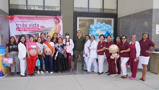 FOTO FERIA EDUCATIVA PROMUEVE LA SALUD MATERNA EN LA SEMANA DE LA MATERNIDAD SALUDABLE 2025