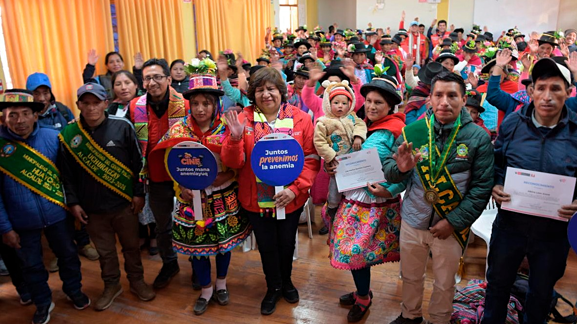 Midis reconoce a madres del programa Juntos en Uchuraccay por su compromiso con la salud y educación de sus hijos
