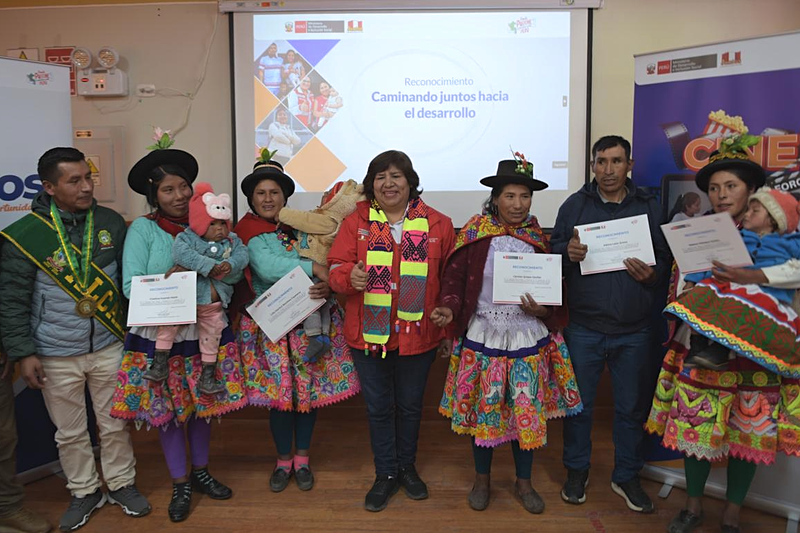Reconocen a madres del programa Juntos