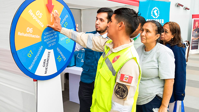 Cenepred promueve la cultura de prevención durante feria dirigida para el personal del MIDAGRI