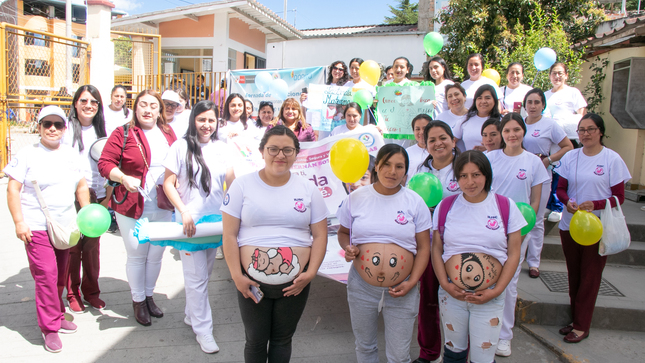Pasacalle por la semana de la maternidad